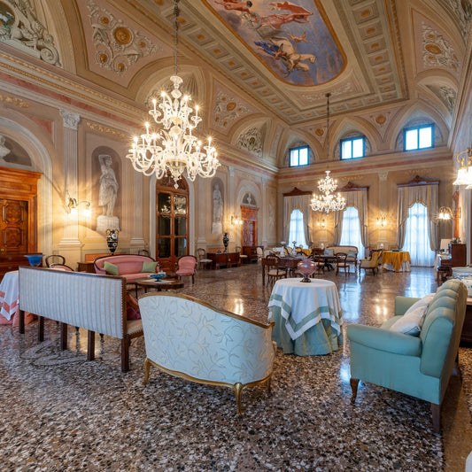 Beauty and Art Experience | Malo